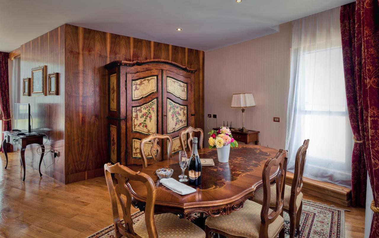 Hotel Soli Invicto Elenovo  エクステリア 写真