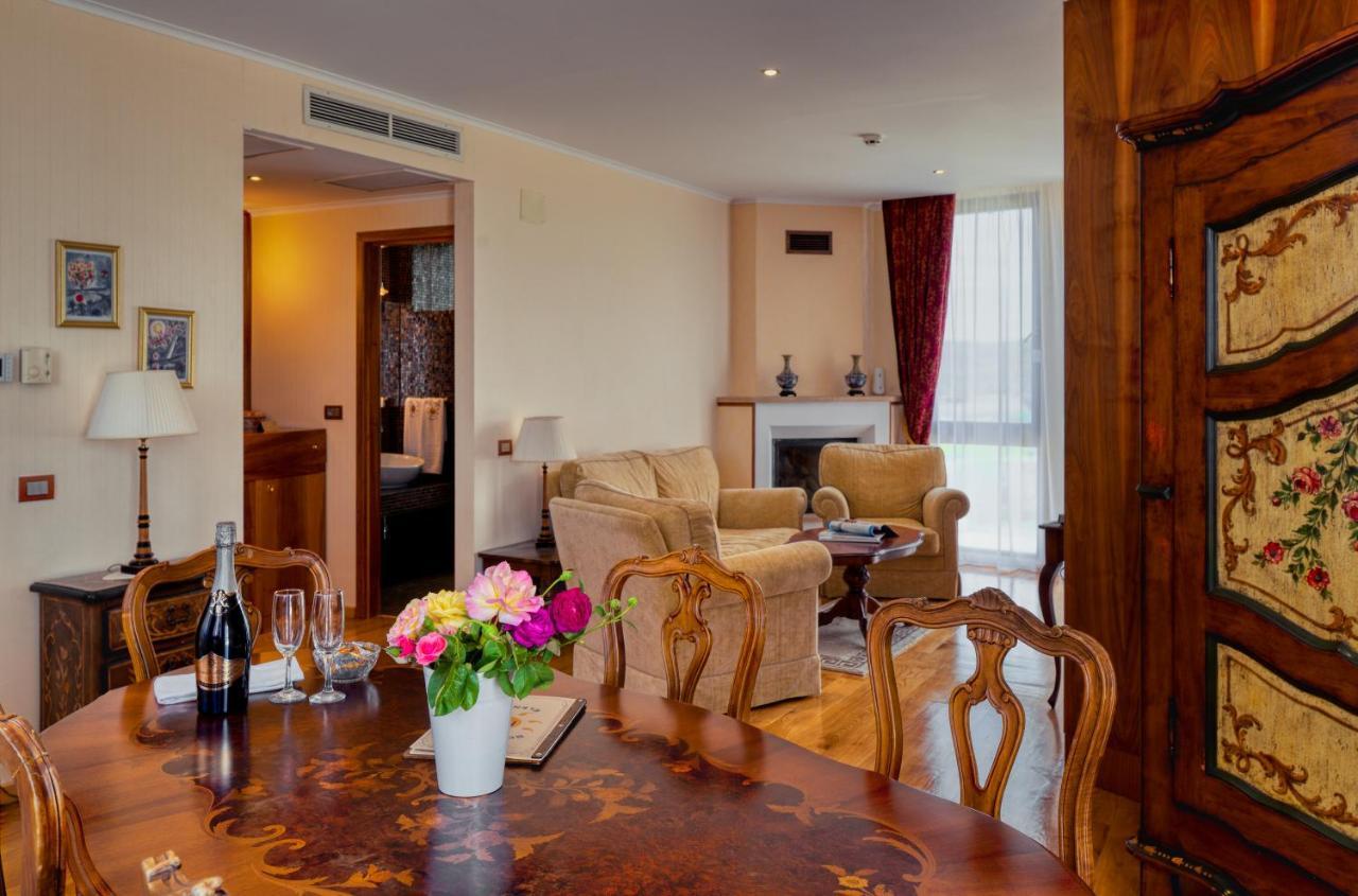 Hotel Soli Invicto Elenovo  エクステリア 写真