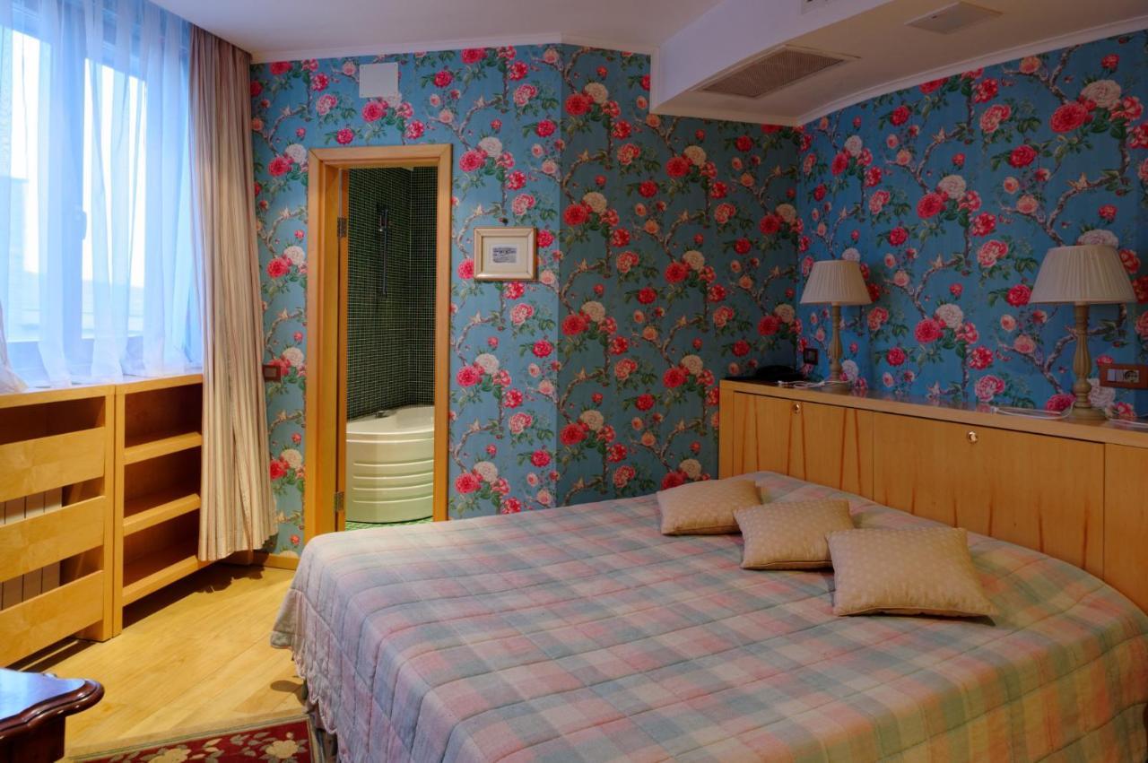 Hotel Soli Invicto Elenovo  エクステリア 写真