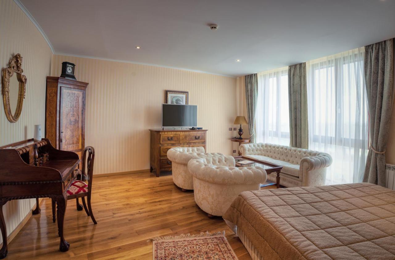 Hotel Soli Invicto Elenovo  エクステリア 写真