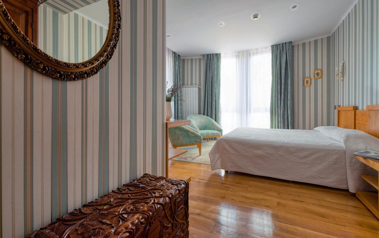Hotel Soli Invicto Elenovo  エクステリア 写真
