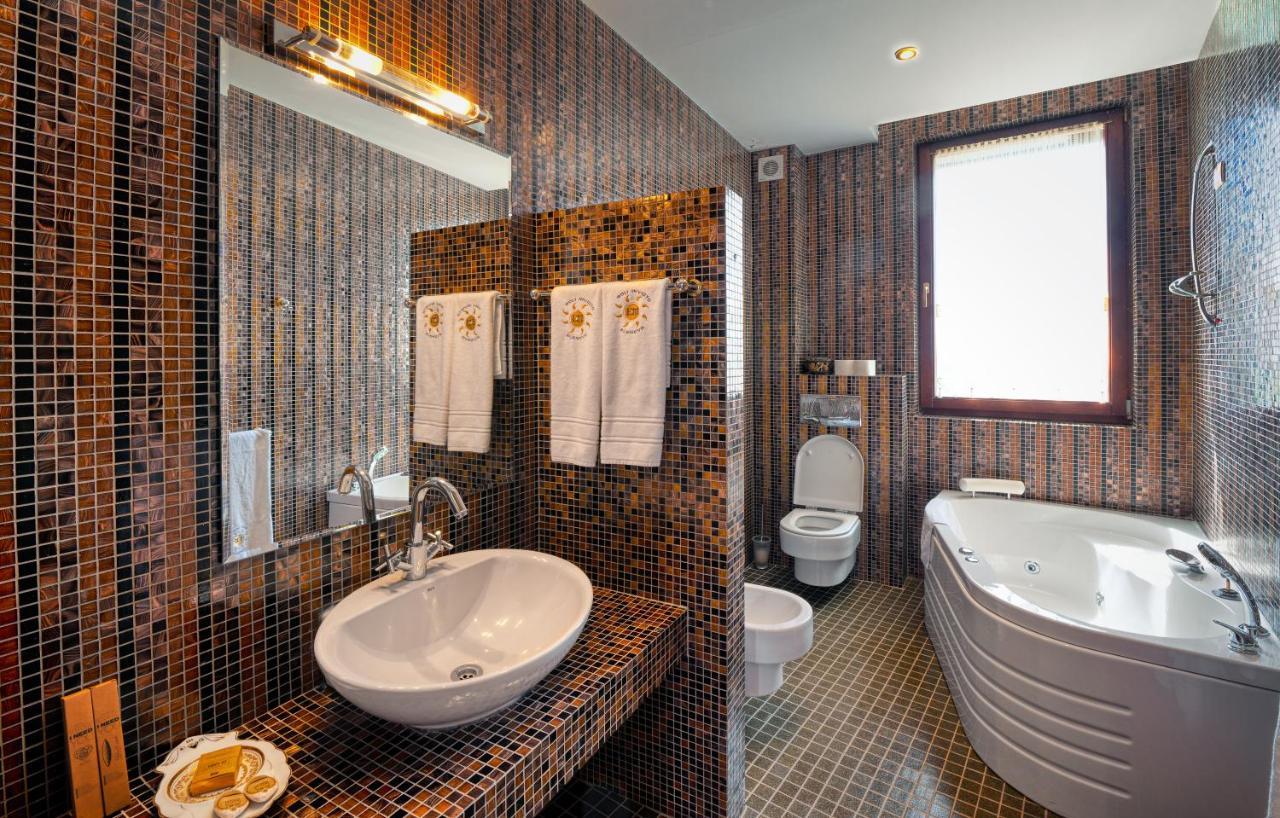 Hotel Soli Invicto Elenovo  エクステリア 写真